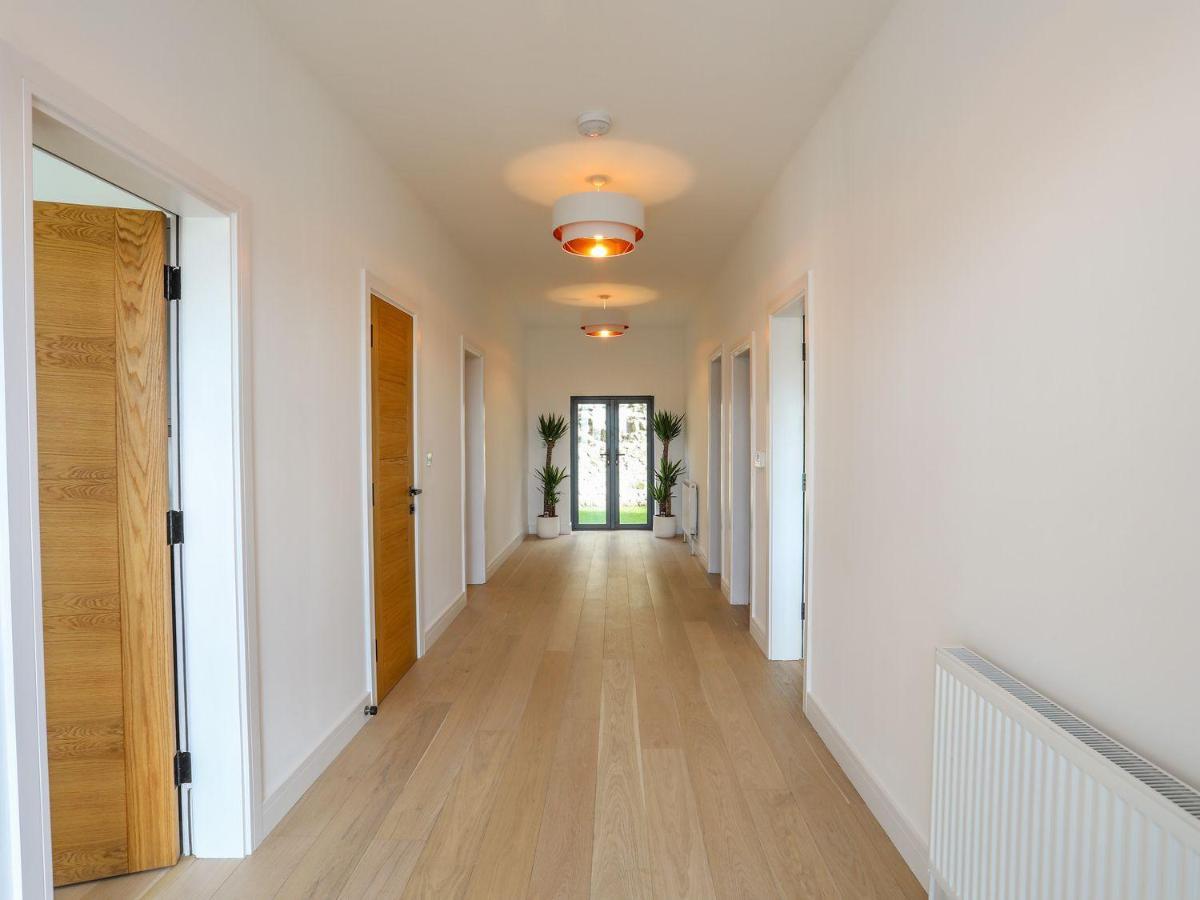 Bryn Min Manton Apartment เคอร์นาวอน ภายนอก รูปภาพ