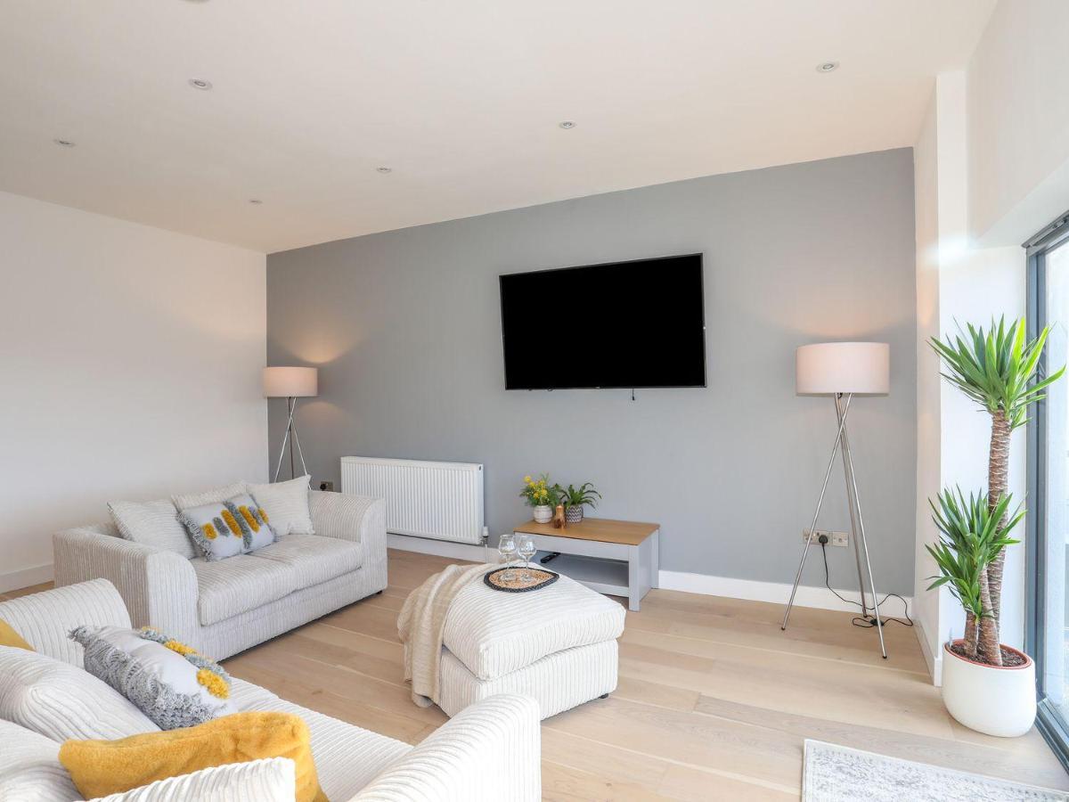 Bryn Min Manton Apartment เคอร์นาวอน ภายนอก รูปภาพ