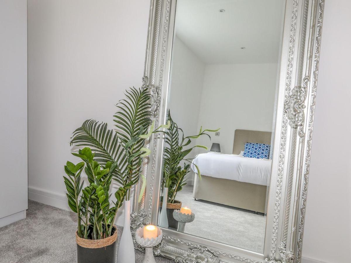 Bryn Min Manton Apartment เคอร์นาวอน ภายนอก รูปภาพ