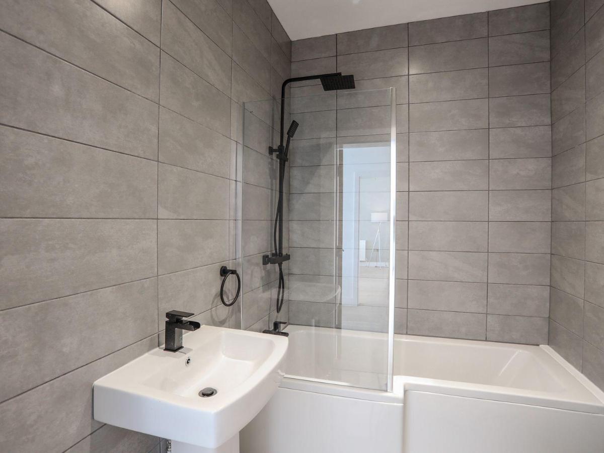 Bryn Min Manton Apartment เคอร์นาวอน ภายนอก รูปภาพ