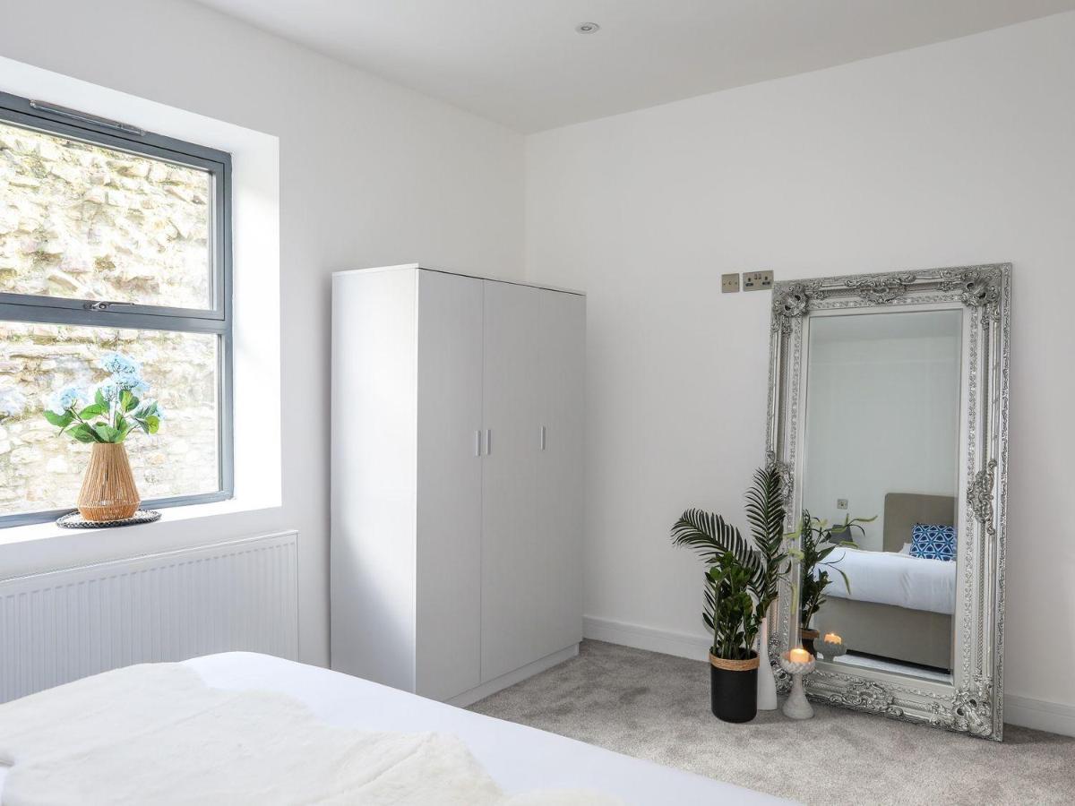 Bryn Min Manton Apartment เคอร์นาวอน ภายนอก รูปภาพ